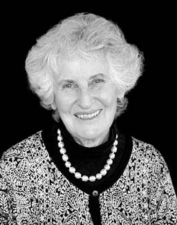 Happy 97th Birthday to @BarnardCollege mathematics legend Joan Birman, whose elegant work in braid theory, topology, and group theory have been every bit as impactful as the generations of students. We wish you all the best this day! #womeninstem