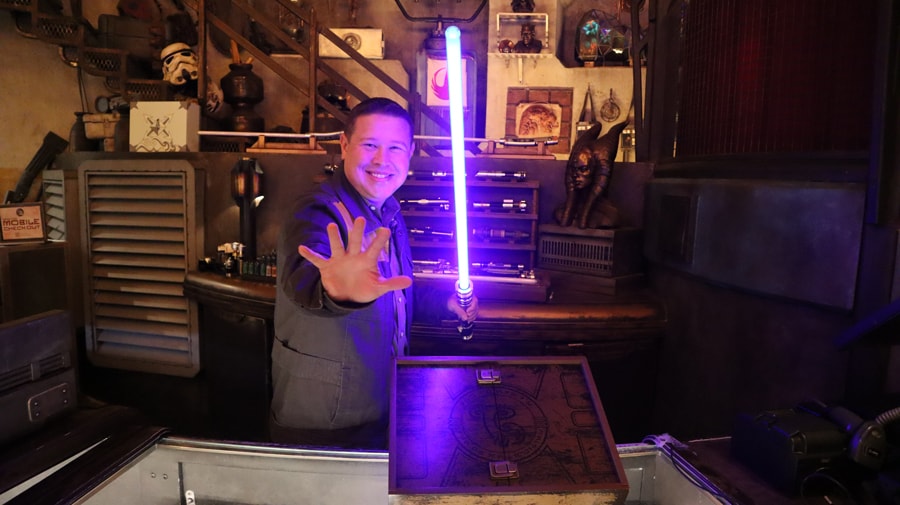DisneyWorldPost's tweet image. DisneyWorldPost.com:  Disney Cast Member Celebrates Star Wars: Galaxy’s Edge Anniversary with New Legacy LIGHTSABER Hilt dlvr.it/T7cFCL