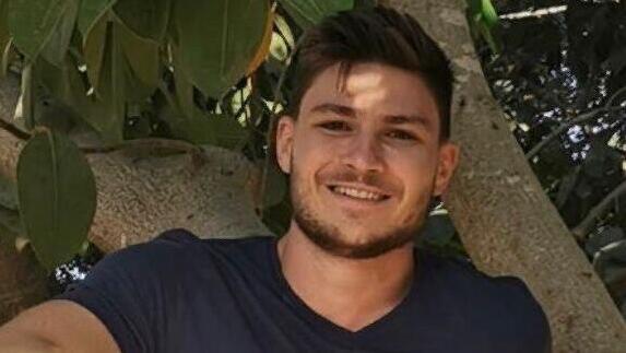 PREUVE DE VIE RÉCENTE DE SASHA TROFANOV 

Le groupe terroriste palestinien du Jihad islamique a publié une seconde vidéo de propagande montrant Sasha Alexander Trofanov, otage à Gaza.
Cette fois, l'enregistrement fourni une preuve apparente que les images ont été filmées