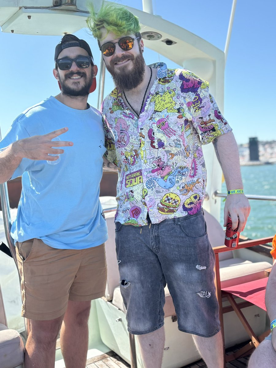 Web 3 brings people from around the world recognizing no matter where we are from we aren’t all that different. My fellow Ninja and friend @OfficialKeptain We are also on a YACHT 🛥️