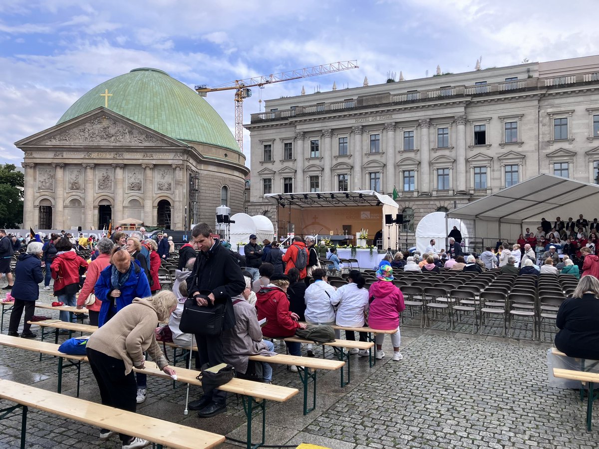 Ihr könnt kommen! #Fronleichnam findet statt! Wir trauen uns das. Den Abend der Begegnung mussten wir leider absagen, dafür war die Vorhersage zu schlecht, wie schade!