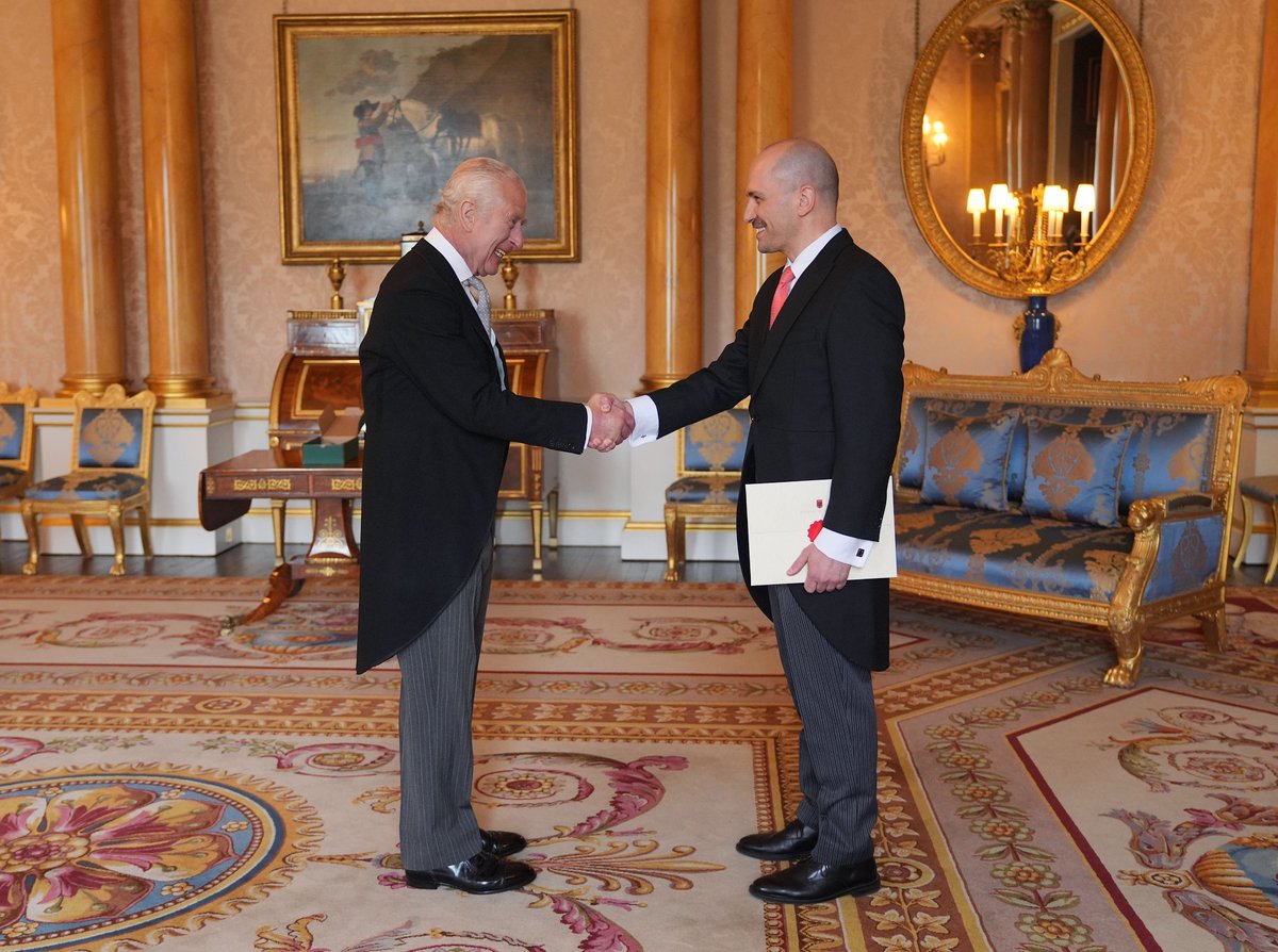 AlEmbassyUK's tweet image. Today I had the great honour of presenting my credentials, as Ambassador of Albania, to HM King Charles III. We had a warm chat about our alliance, our shared values, and mutual admiration. His Majesty is very keen on visiting Albania.
Long live the King! Long Live Albania!
