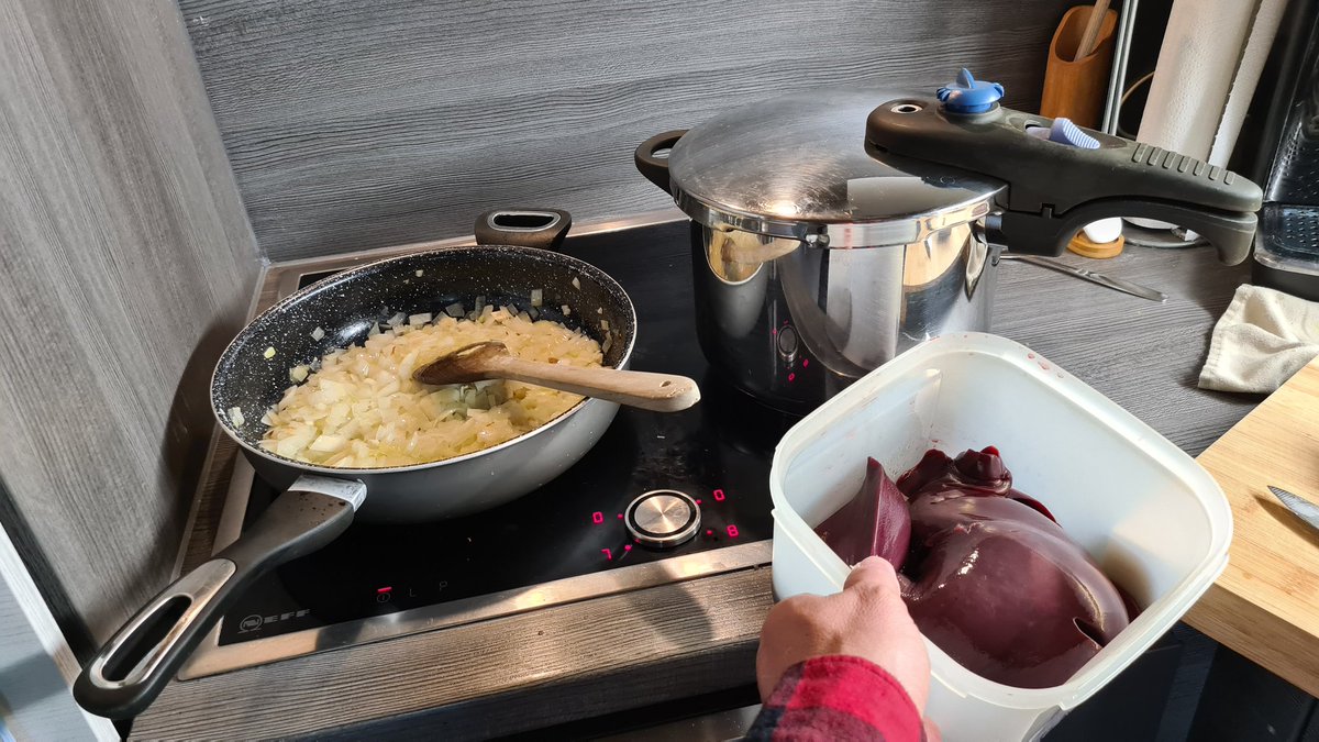 Heute machen @MartaMH13 und ich Wild-Leberwurst 🥰 Schönen Donnerstag