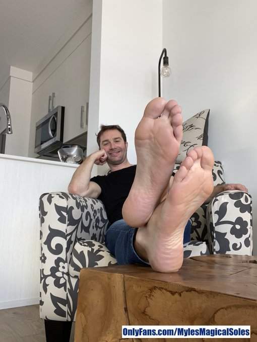 Step Dad: "So you like feet huh? Well, wait til' you get a load of mine..."  You: "👀🤯😮&zwj;💨" https://t.