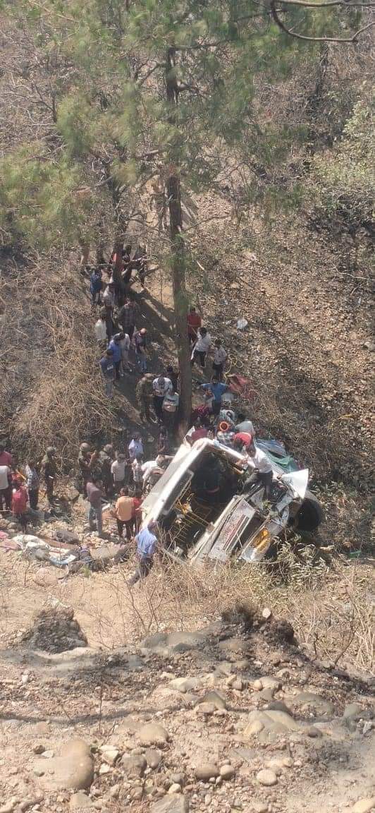 #Accident  Jammu Rajouri Poonch national highway near Chowki Choura between Akhnoor and Bhambla

#National Highway 
#JammuPoonch 

Yaatriyo ki Bus Accident ki khbr Sun kr bht dukh hua ..Jammu Kashmir ka har Niwasi is dukh ki ghari mein Yaatriyo ka Saath khra ha 🥲