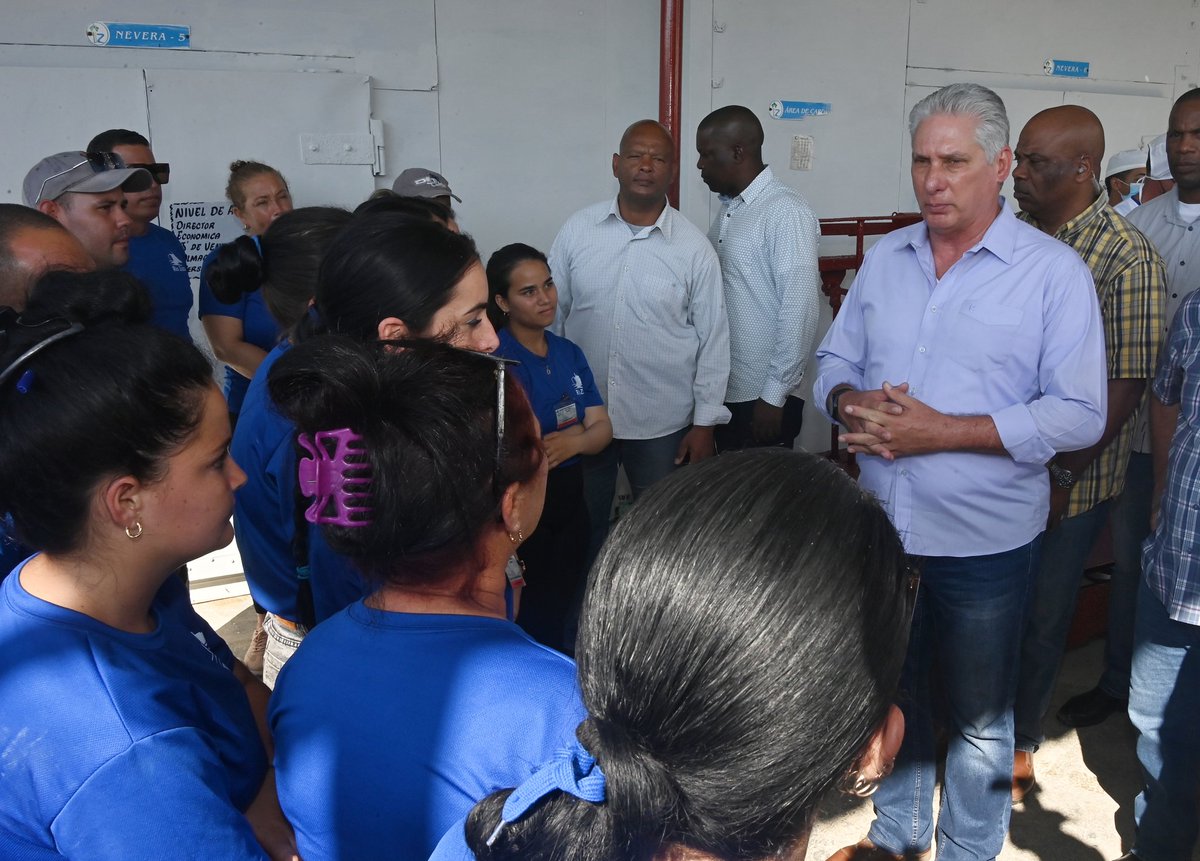 RamnMonte1's tweet photo. Por el municipio #Yaguajay, en #SanctiSpíritus, continúan hoy los recorridos del Presidente @DiazCanelB y @DrRobertoMOjeda para mantener el constante intercambio con la base y el pueblo, en aras de contribuir a resolver los desafíos a los que se enfrenta nuestro país #UnidosXCuba https://t.co/bvGxBJ6wZJ