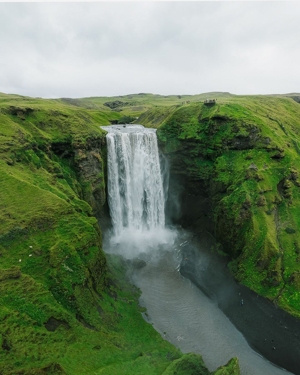 Slight traces of southern and eastern Iceland. You never see a dull sight when you travel around Iceland. 😮‍💨
#iceland
#iceland #icelandscape #exploreiceland #naturephotograpy #welivetoexplore #theimaged #voyed #lovethisplace #moodnation #visualsoearth #wildlifephotos