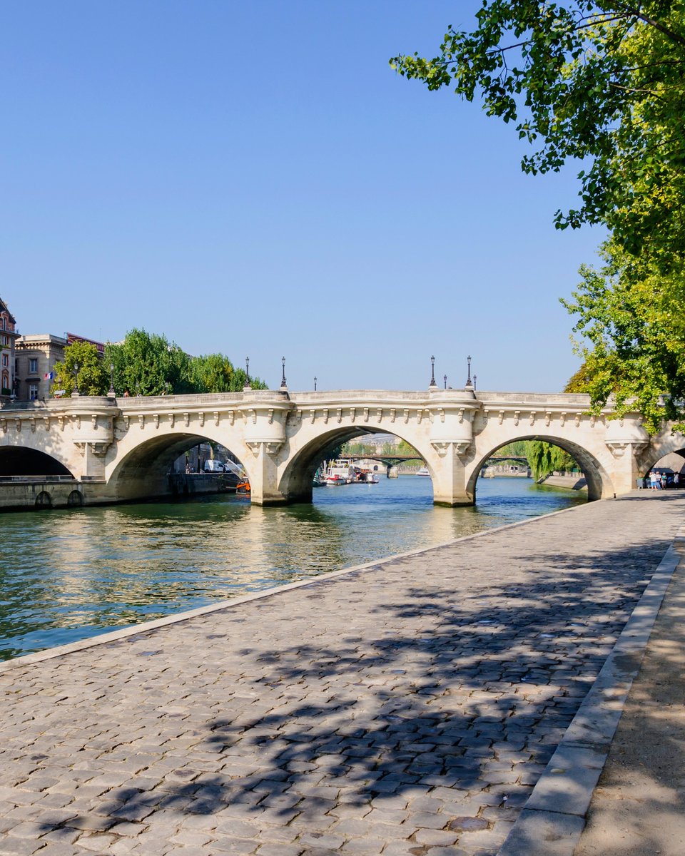 𝗣𝗢𝗡𝗧 𝗡𝗘𝗨𝗙 🇫🇷 31 mai 1578, la construction du Pont Neuf à #Paris.

👉 Le roi Henri III pose la première pierre du Pont Neuf, en présence de la reine mère Catherine de Médicis. Le Pont Neuf est actuellement le pont le plus ancien existant dans la capitale.