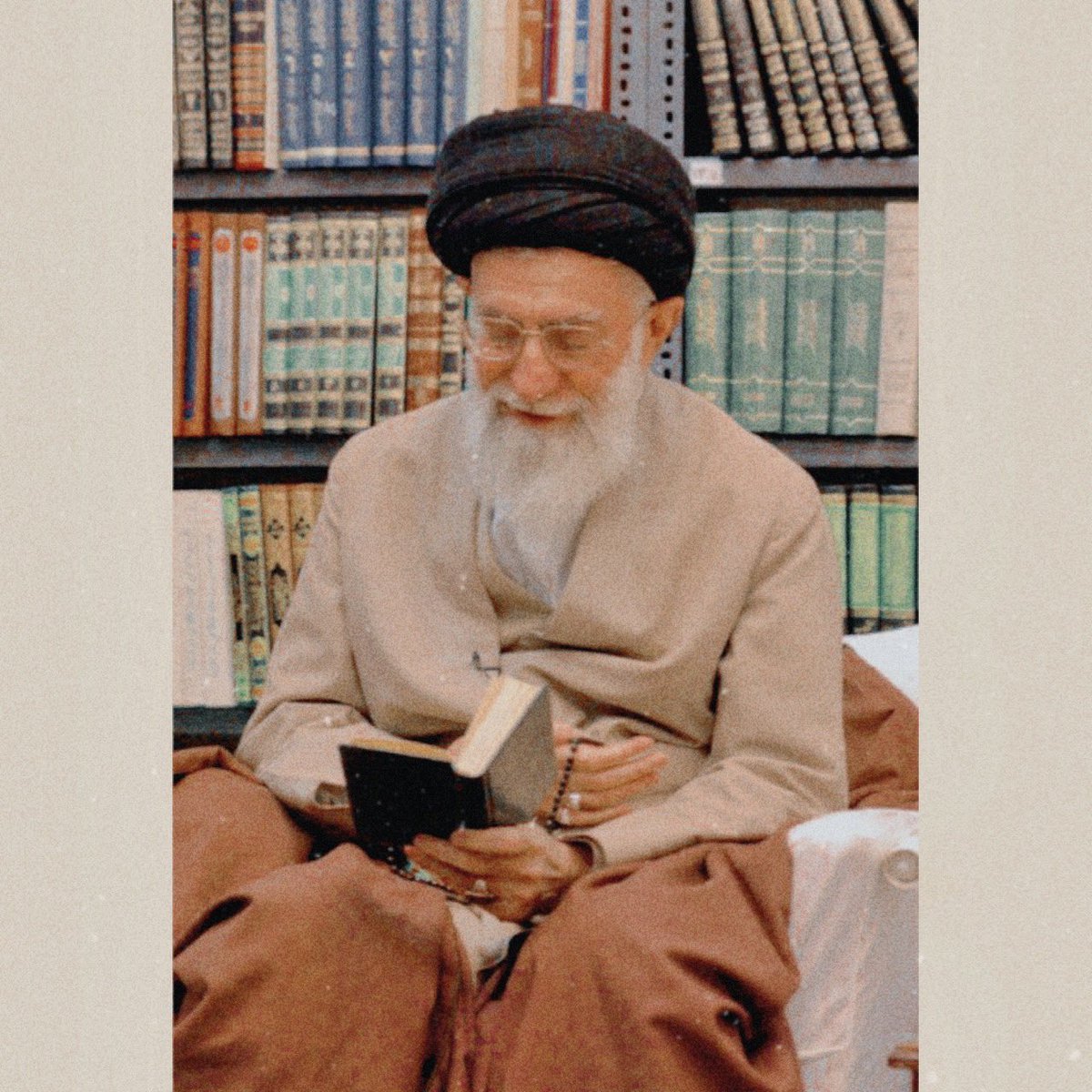 Ayatollah khamene I :Dear university students in the United States of America, this message is an expression of our empathy and solidarity with you. As the page of history is turning, you are standing on the right side of it
#LETTER4U