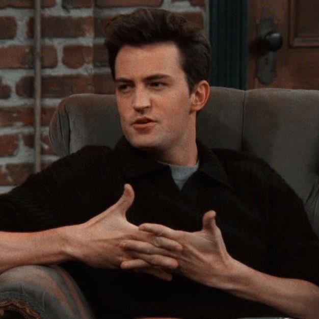 wdwruffalo's tweet photo. how anyone could hate chandler bing is beyond me https://t.co/0zpljrwcMT