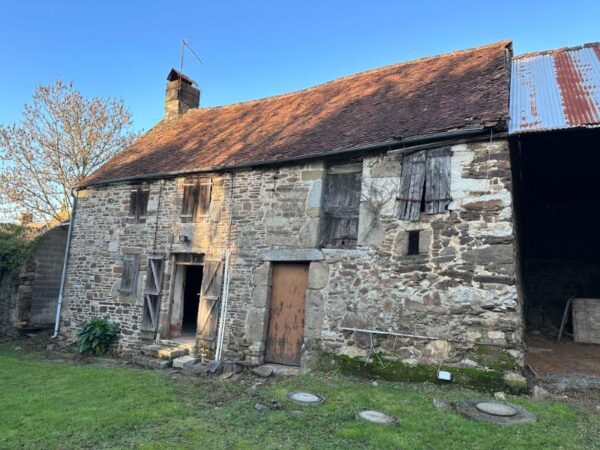 Just Reduced!!

Old Farmhouse with renovated gite and attached cottage, outbuildings and paddock
Domfront

€108,000 approx. £91,887

suzanneinfrance.com/listing/old-fa…

 #SuzanneInFrance #ChooseSuzanne #ChooseFrance #IncomeProperty #RealEstateInvestment #France #DreamHome #HouseHunting