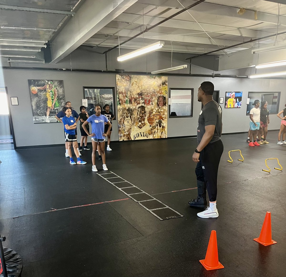 JCPS Diversity, Equity, and Poverty Department (@jcpsdep1) on Twitter photo Day 2️⃣ of the B.E.S.T. Camp! Students are working on agility drills.
B.E.S.T. Camp helps students focus on education, self-improvement, and using the game of basketball as a tool to achieve their goals. <a href="/jeb_center/">Jesse E. Barnett Jr. Enrichment Center</a> @GregVannDEP Day 2️⃣ of the B.E.S.T. Camp! Students are working on agility drills.
B.E.S.T. Camp helps students focus on education, self-improvement, and using the game of basketball as a tool to achieve their goals. <a href="/jeb_center/">Jesse E. Barnett Jr. Enrichment Center</a> @GregVannDEP