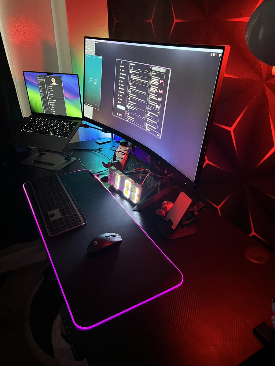 Took some pics of the setup. 🔥

Flutter bought most of this by the way.

Which one is your favorite?

(Pardon the laptop stain marks😁)