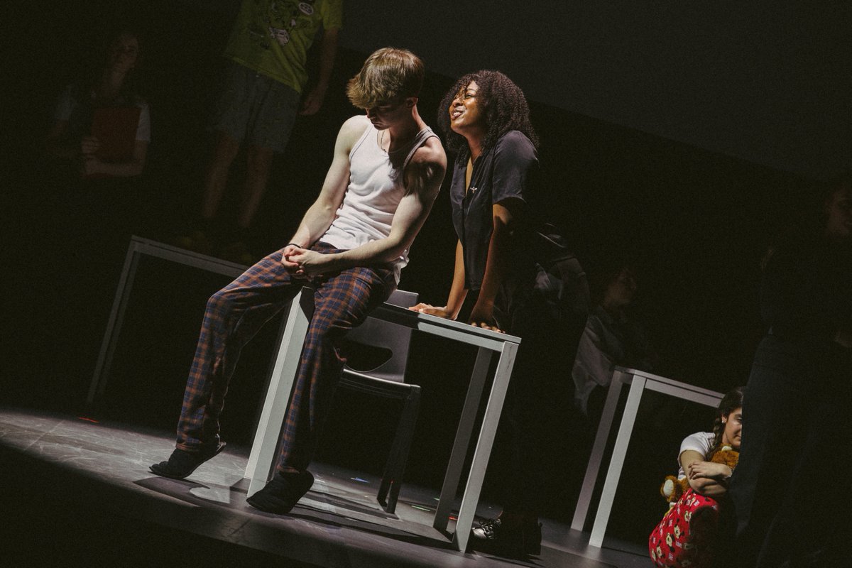 lmauniofficial's tweet photo. Liverpool Acting Take on After Life🪦

Here’s a look at our second year's performance from our opening night at the M&amp;S Bank Arena! Want to join the cast? Head to our website for more info on our acting courses! 

#actingstudent #performingarts #finalperformance #afterlife https://t.co/lBsdCswYir