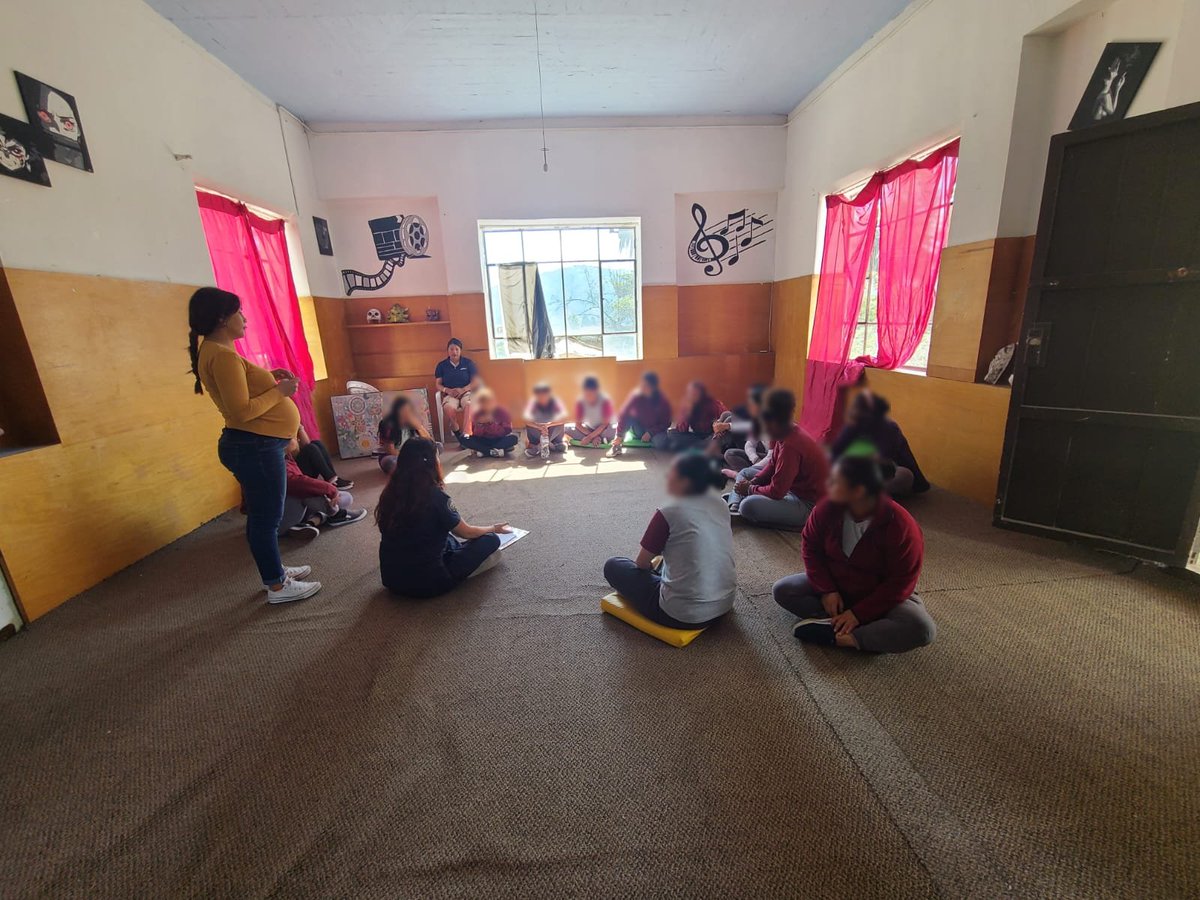 🟣#EjeEducativo | #CAIConocoto

#Zona9 | Como parte del proyecto “Amanecer Libres” se realizó un taller de lectura con un enfoque psicológico, con el objetivo de promover hábitos positivos entre las adolescentes en conflicto con la ley.