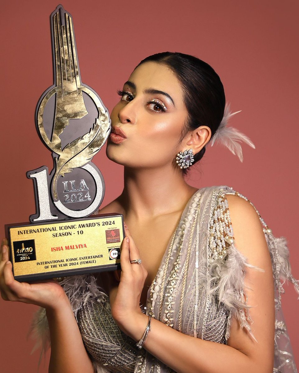 Isha malviya 🤩 won international iconic Award 2024 😘 #ishamalviya #homies #abhisha