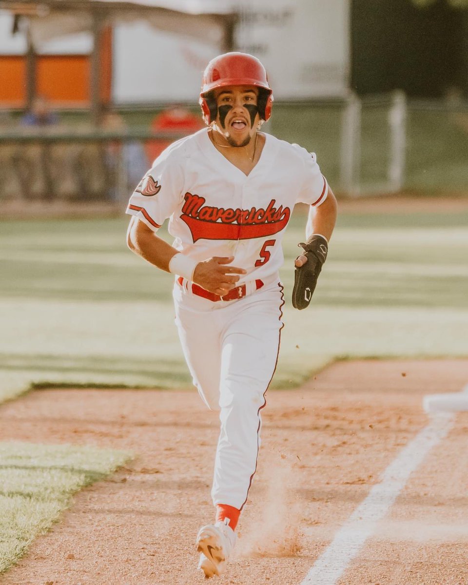 Photos from last night’s win 😎

📸: @coltonmphoto 

#medhat #yxh #wcbl