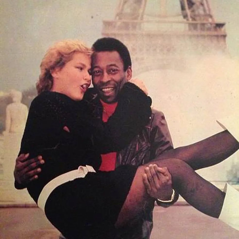 tudobr2000's tweet image. Os casais mais improváveis do Brasil - A thread