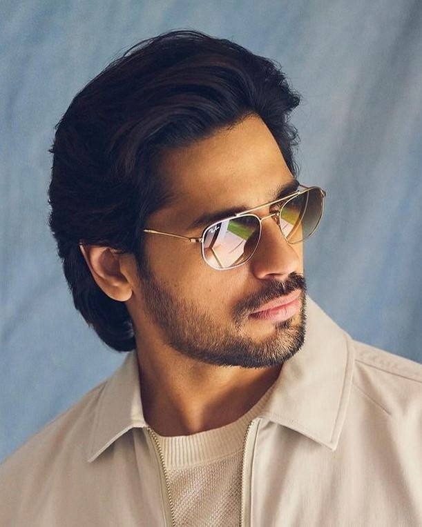 Whether it’s sunny outside or pouring heavily, a good pair of #sunglasses can give you that main character energy (minus the paparazzi), regardless of the weather conditions.

Tap the link to check out the 10 best sunglasses for men to cop: trib.al/rkFKtXq