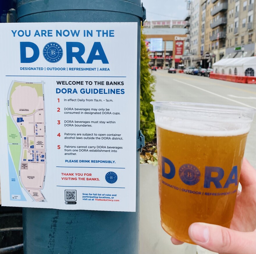 GreaterOhio's tweet image. St. Clairsville is exploring Designated Outdoor Refreshment Area (DORA) to bring additional businesses and residents to its downtown through. It would allow alcoholic beverages throughout the district. Council will host a public hearing soon to hear from residents. #GOPCThread