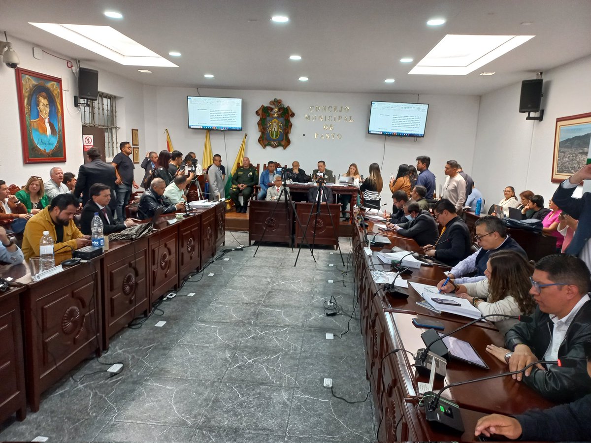 Julian_escribe's tweet photo. #AestaHora en el Concejo de #Pasto con la presencia del @alcaldiapasto @NicolasToro2024 se aprobará la carta de navegación y el reto que ti3en3 la Capital de #Nariño bajo el nombre: Competitivo Sostenible  y Seguro 2024 - 2027 https://t.co/dpYSVnZMiO