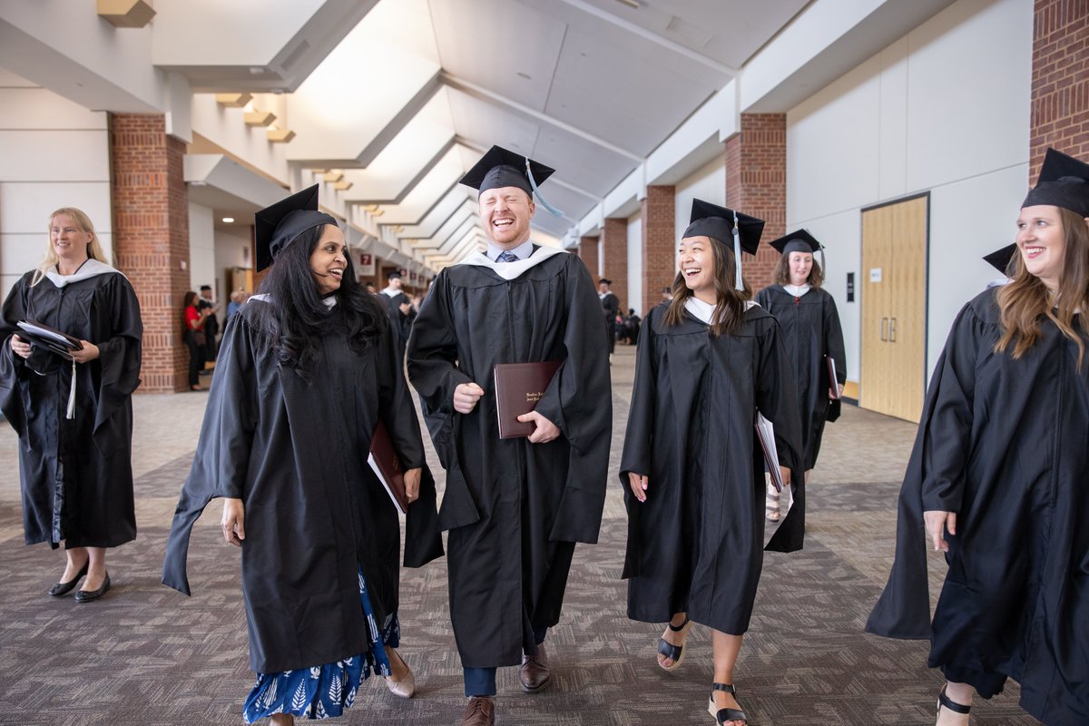 Congratulations to all of the master’s and doctoral candidates who graduated this year! Photos of this joyous and momentous event are now available on the Commencement page. 

bit.ly/Commencement_2…
#HamlineClassof2024 #2024Graduation #HUPipers #HamlineUniversity