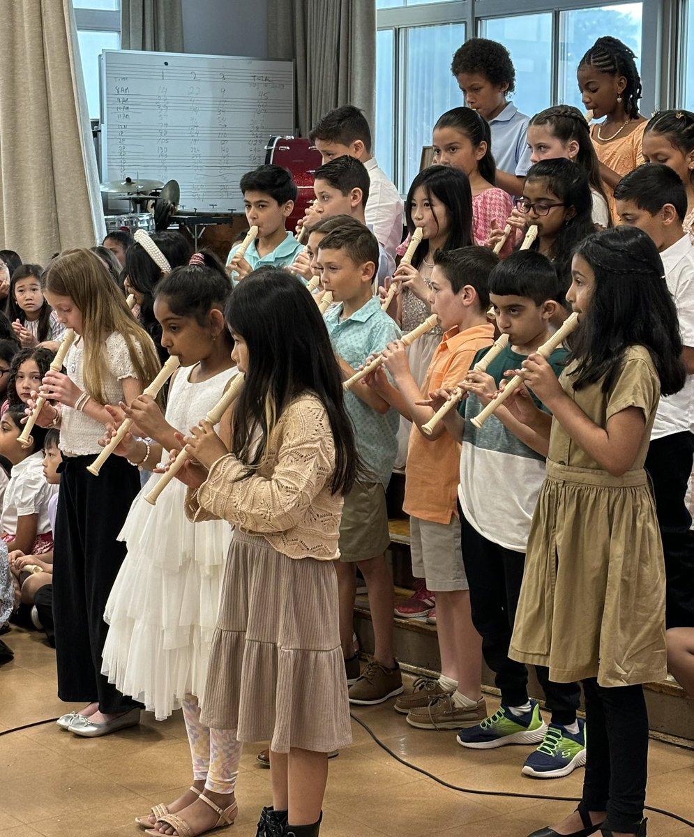 BarnumWoods's tweet photo. CONGRATULATIONS to Mrs, Hughes and the third graders on their AMAZING recorder concert today! The students showed their talent and hard work as they played their recorders with pride and left the audience standing on their feet cheering for more! @MeeganSam @emeadowschools https://t.co/x0J911iiLK