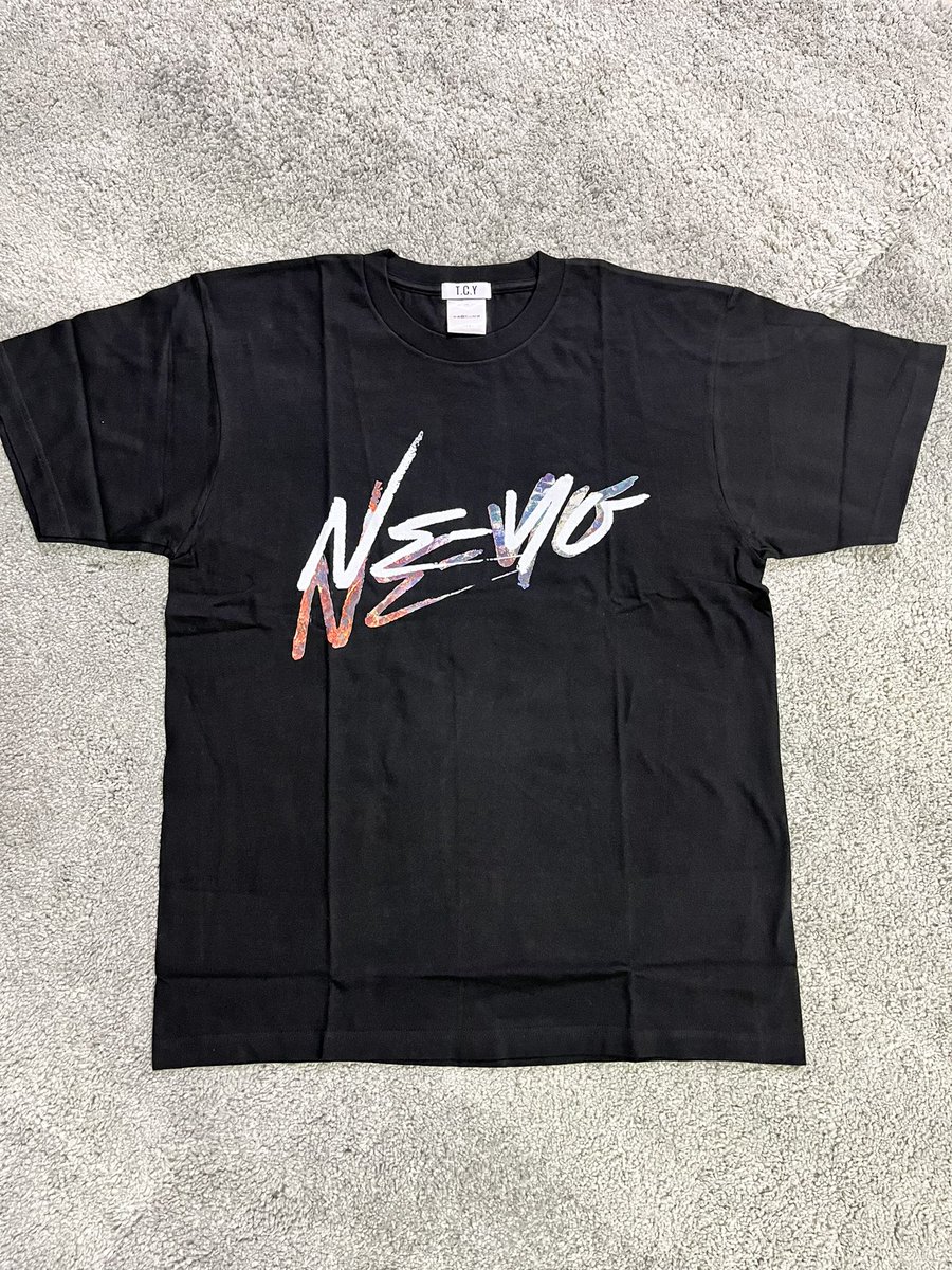 s19watisa's tweet photo. グラミー賞受賞Ne-Yo 2023年ライブグッズT-shirt ブラック¥1,680新品未使用
\\今年の夏にぴったり大きめサイズ//
●サイズ ：M(男女兼用)肩幅···49cm身幅···52cm袖丈···22cm着丈···73cm
＊ゆったり大きめサイズ
＊素人の平置き採寸です。若干の誤差はご了承ください。#売ります #普段着にも #男女兼用 https://t.co/B2rITj7fXQ