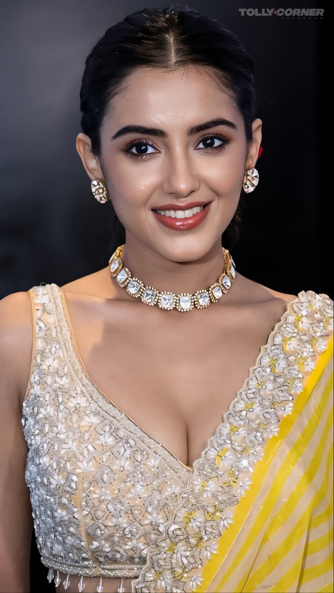 GO1uDejX0AINUvQ?format=jpg&name=medium