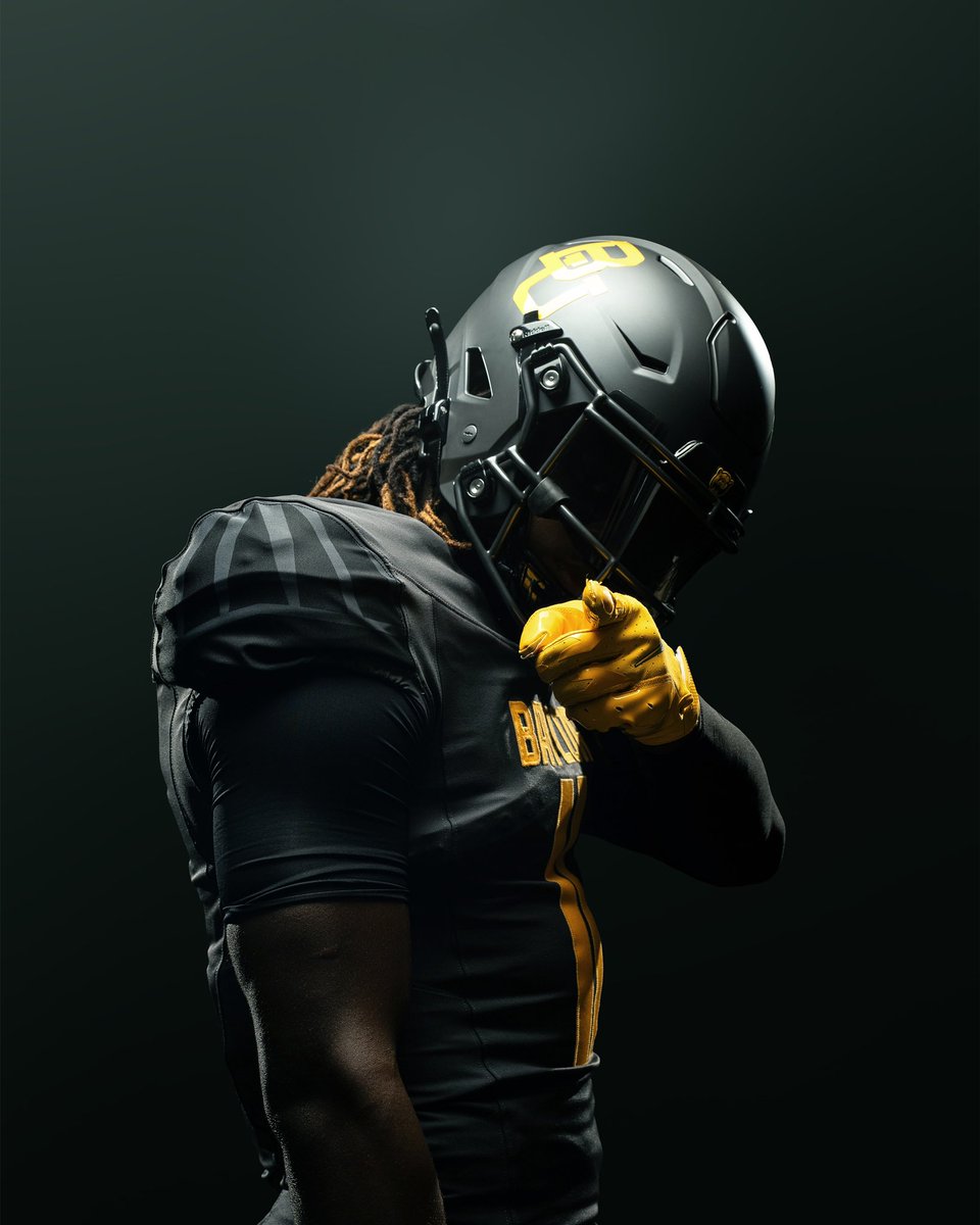 Fresh threads for fall 2024 🧵

📲 Uniform reveal wallpapers, photos, videos and more: baylorbears.com/fbuniforms

#SicEm | @CentralNatlBank