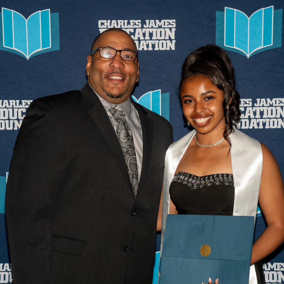 MBASports1's tweet photo. It was an honor to award Tuhlon Duncan of SDHS &amp; Jayla White of Morse with the Tim Wadholm Scholarship Award. This scholarship, named in honor of the legacy Tim Wadholm &amp; his family, recognizes outstanding students who exemplify hard work, perseverance, &amp; dedication to education. https://t.co/S83tN1JgLt
