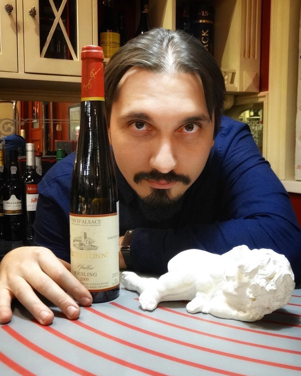 meyerfonne's tweet photo. Riesling Pfoeller 2009, eye to eye !

#meyerfonne #riesling #rieslinglover #katzenthal #pfoeller #familywinery #drinkalsace #alsacerocks

(Photo : vinoteka soloveva) https://t.co/iK5tWsLrUn