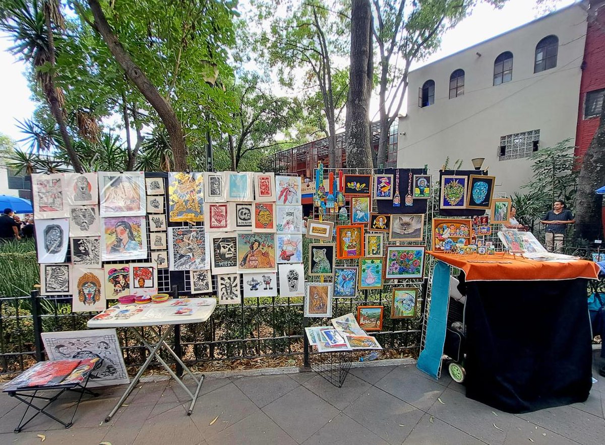turismocdmx's tweet photo. Jardín del Arte Allende🎨

De paseo por Coyoacán en fin de semana, puedes detenerte en este espacio donde el arte se reúne en múltiples expresiones plásticas.
Frente al mercado de Coyoacán, para todos los presupuestos y gustos, este lugar es un imperdible.

#ConsumeLocal https://t.co/QI29El4fAn