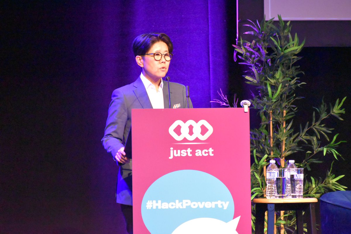 YSM_TO's tweet photo. Last night at the #JustAct book launch, @AnneMarieAMK of @yourmorning led a discussion on breaking cycles of poverty. YSM CEO Angie Peters shared excerpts from her book, joined by leaders like Wilson Yang, Robert Hylton & Akosua Alagaratnam. Learn more: https://t.co/kBCd5tvOnP https://t.co/YUa4zWA4bX