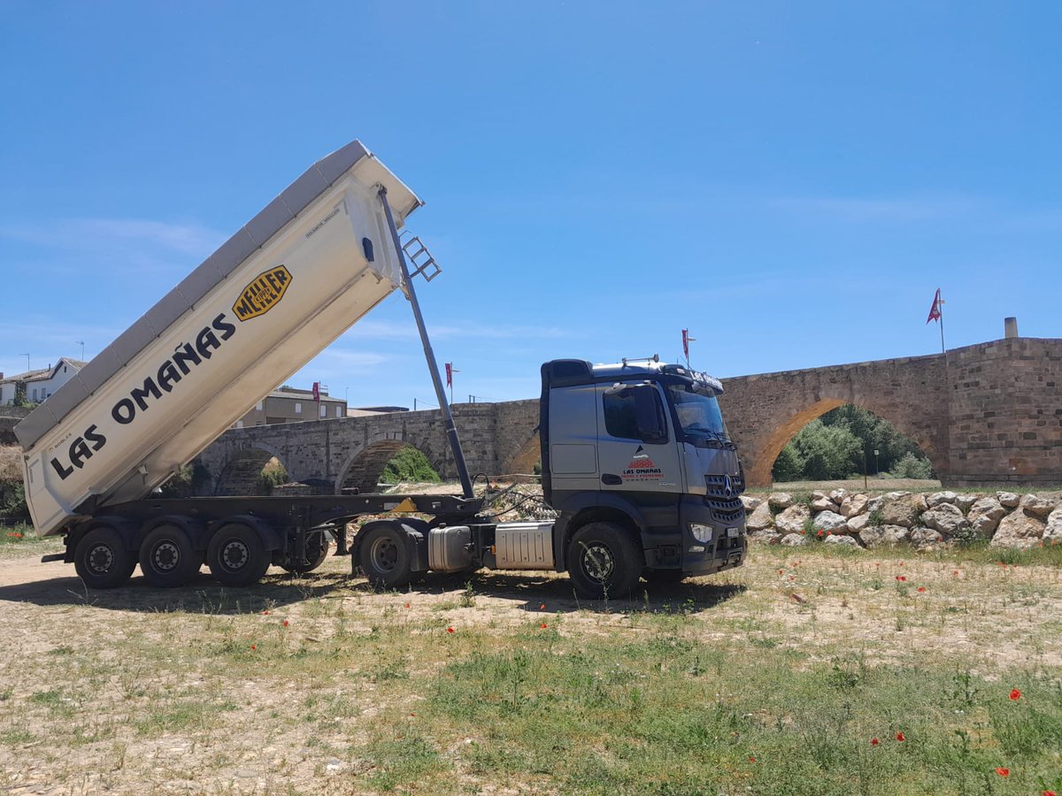 LASOMANAS's tweet photo. Hace más de 50 años comenzamos aquí nuestra andadura .Hoy seguimos por aquí con los que estamos y los que nos acompañan todos los días. Gracias por seguir confiando en nosotros @tragsa https://t.co/kAQamWqm4n