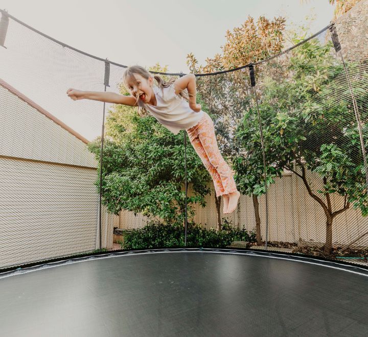 AllAboutPlay1's tweet image. Serious fun meets serious safety with Springfree! Enjoy peace of mind as your kids play on their top-notch trampolines. 

Don&apos;t miss out on big savings in their up to 30% off sale, now extended until June 17th! 

#AllAboutPlay #Springfree #Trampolines 🌼