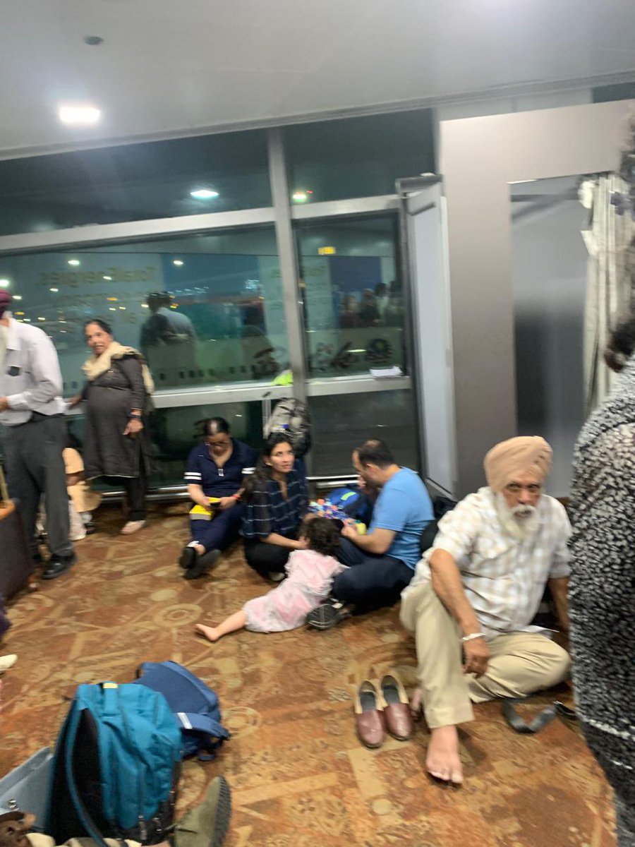 Shweta Punj (@shwwetapunj) on Twitter photo If there is a privatisation story that has failed it is <a href="/airindia/">Air India</a> <a href="/DGCAIndia/">DGCA</a> AI 183 flight has been delayed for over 8 hours , passengers were made to board the plane without air conditioning, and then deplaned after some people fainted in the flight.This is inhuman! <a href="/JM_Scindia/">Jyotiraditya M. Scindia</a> If there is a privatisation story that has failed it is <a href="/airindia/">Air India</a> <a href="/DGCAIndia/">DGCA</a> AI 183 flight has been delayed for over 8 hours , passengers were made to board the plane without air conditioning, and then deplaned after some people fainted in the flight.This is inhuman! <a href="/JM_Scindia/">Jyotiraditya M. Scindia</a>