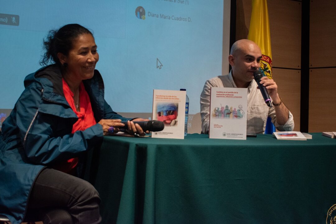 leonardomejiap's tweet image. Complacido de comentar el libro: &quot;Transformar la vida de la infancias desde las Escuelas: Educación para la paz y la resilencia&quot; de la Dra. Ana Gomez en la @UniLibertadores. Un libro a mi juicio importante para quien quiera trabajar temas de infancias 👇 acortar.link/69dcvO