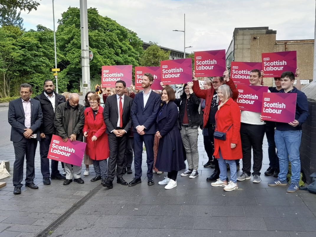 Good to catch up with Bridget Phillipson @bphillipsonMP whilst campaigning for @ChrisMurray2010 the @ScottishLabour Candidate for Edinburgh East and Musselburgh.

Britain deserves better 🌹#VoteLabour for #Change on #4July 2024