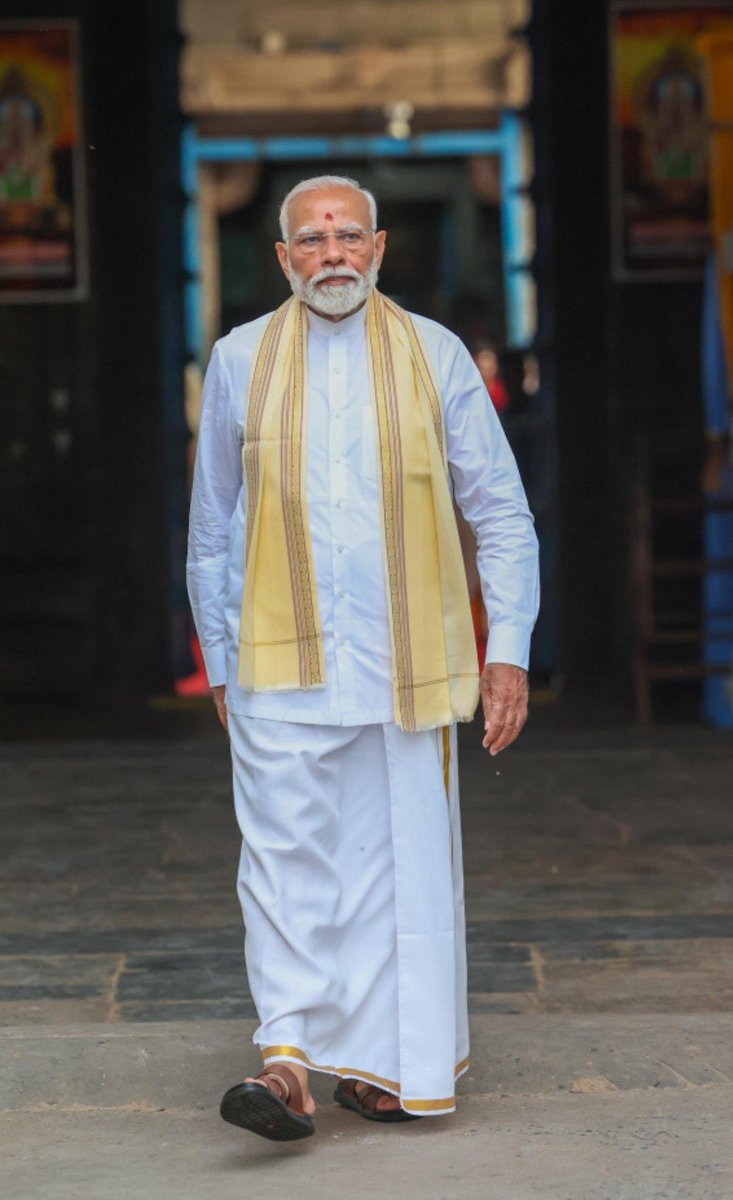 When you proudly carry the identity of your religion! @narendramodi