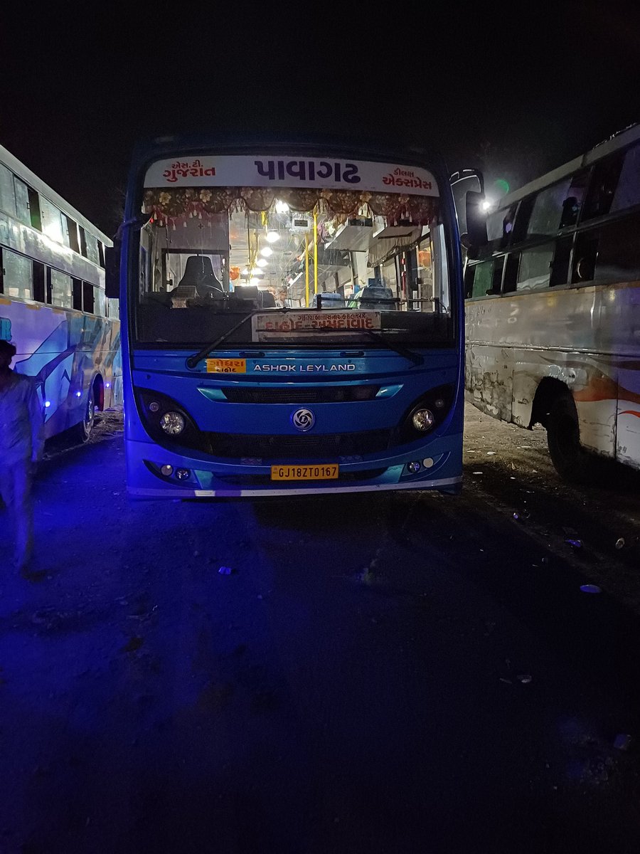 Advocatedkpatel's tweet image. ગુજરાત રાજ્ય વાહન વ્યવહાર નિગમ દ્વારા ચાલતી બસ ને બાલાસિનોર બાદ ફાગવેલ પાસે રોકવામાં આવે છે જ્યા યોગ્ય રીતે મહિલા કે પુરુષ ના બાથરૂમ જવા ની પણ વ્યવસ્થા નથી અને આ સાથે સાથે હોટલ ના સ્ટાફ ને પૂછવામાં આવ્યું તો બહાર ખુલ્લા માં જાજરૂ બાથરૂમ કરવા માટે જણાવે છે. વધુ માં જણાવે છે.
