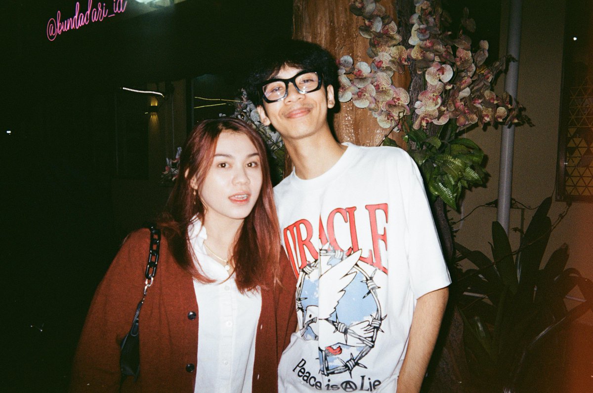 riweuhih's tweet photo. first pict with analog cam 📸 https://t.co/H8JTeV42ru