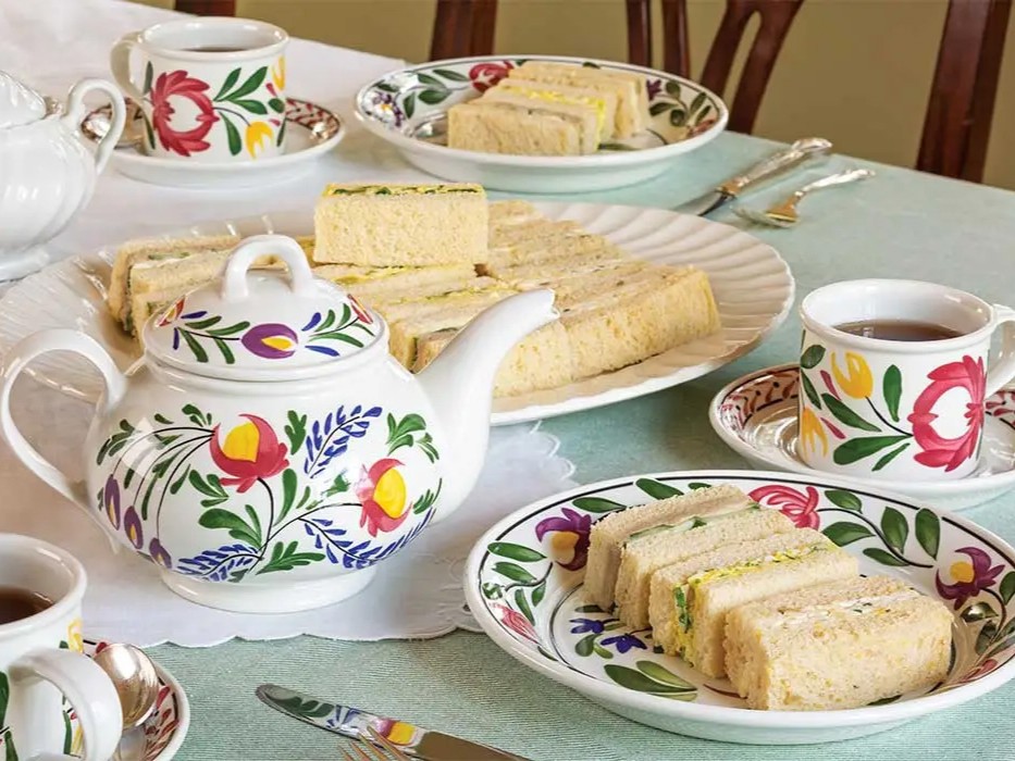 Looking for a unique teatime experience? Inspired by the charming traditions and rich tea culture of Wales, our 'Afternoon Tea with a Welsh Twist' menu includes delectable savories, scones, and sweets for a proper teatime: teatimemagazine.com/afternoon-tea-…