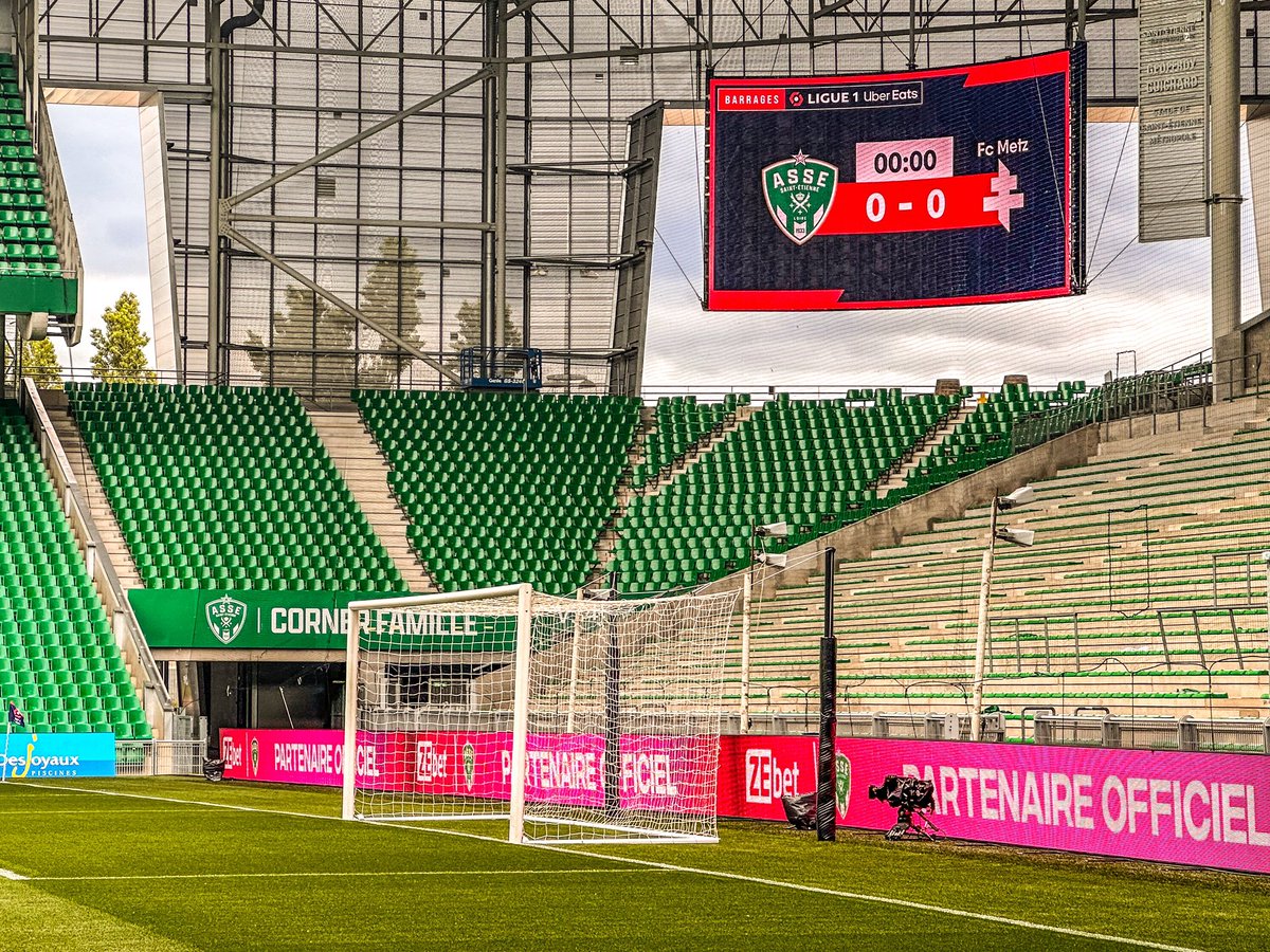 Xavier Rolland (@xavierrolland) on Twitter photo #Foot France 3 Rhône-Alpes accompagne les Stéphanois ce soir en délocalisant ses 2 éditions, sa locale France 3 Loire et son JT Ici 19/20, présentées en direct du Stade Geoffroy Guichard par Olivier Michel. Les Verts rêvent de remonter en Ligue 1 <a href="/F3Rhone_Alpes/">France 3 Rhône-Alpes</a> <a href="/PhilMartinetti/">Philippe Martinetti</a> #Foot France 3 Rhône-Alpes accompagne les Stéphanois ce soir en délocalisant ses 2 éditions, sa locale France 3 Loire et son JT Ici 19/20, présentées en direct du Stade Geoffroy Guichard par Olivier Michel. Les Verts rêvent de remonter en Ligue 1 <a href="/F3Rhone_Alpes/">France 3 Rhône-Alpes</a> <a href="/PhilMartinetti/">Philippe Martinetti</a>