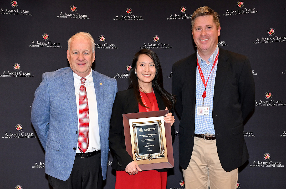 UMD Bioengineering (@umdbioe) on Twitter photo On May 10, BIOE's <a href="/GreggADuncan/">Gregg Duncan</a> and Catherine Kuo <a href="/KuoLab/">Catherine K. Kuo, Ph.D.</a> received the E. Robert Kent Teaching Award and the Poole & Kent Company Teaching Award, respectively, in recognition of their significant contributions to teaching.
Read more at bioe.umd.edu/news/story/dun… On May 10, BIOE's <a href="/GreggADuncan/">Gregg Duncan</a> and Catherine Kuo <a href="/KuoLab/">Catherine K. Kuo, Ph.D.</a> received the E. Robert Kent Teaching Award and the Poole & Kent Company Teaching Award, respectively, in recognition of their significant contributions to teaching.
Read more at bioe.umd.edu/news/story/dun…