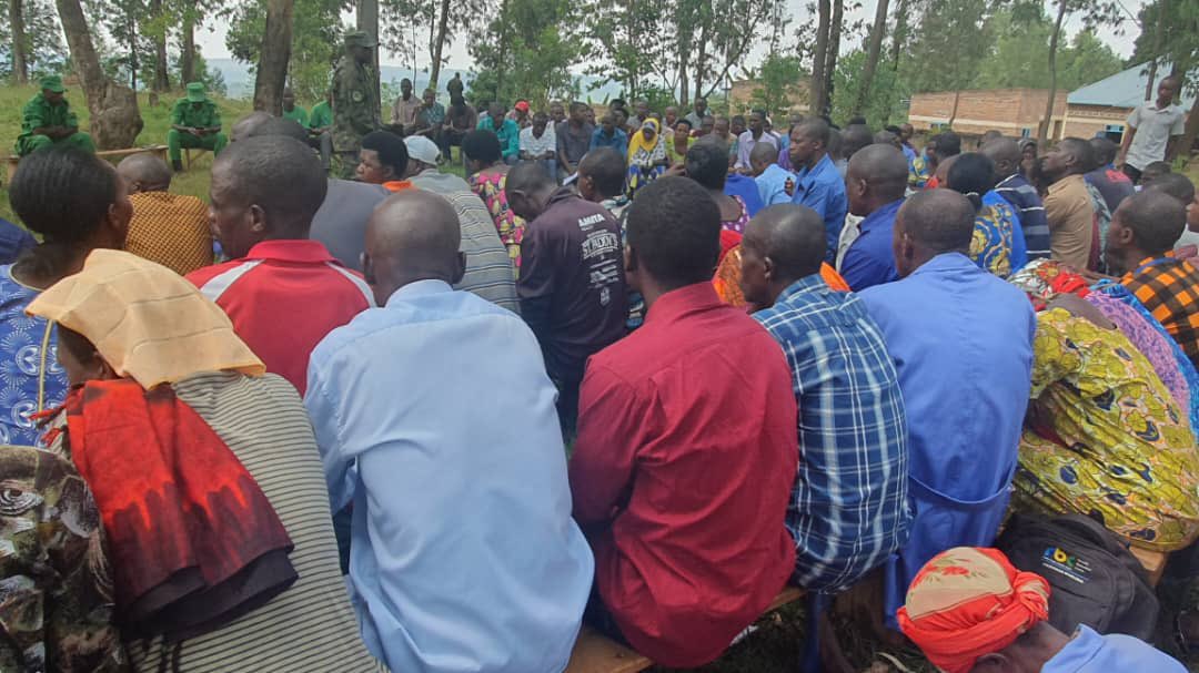 Musaza, 30/05/2024 Umunyamabanganshingwabikorwa BIHOYIKI Leonard, Umuyobozi w’Ingabo uwa Police Kigarama bayoboye inama y'umutekano yaguye yitabiriwe  nabayobozi bose kuva kumurenge kugeza kumudugudu barebaUko Umutekano  wafashe n'ingamba zo kuwubungabunga
,Imyiteguro y'amatora