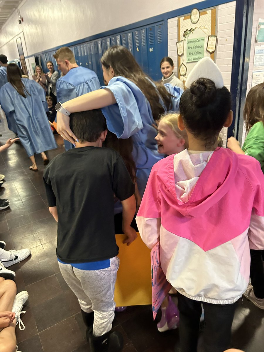 Sara Isaacson tweet media