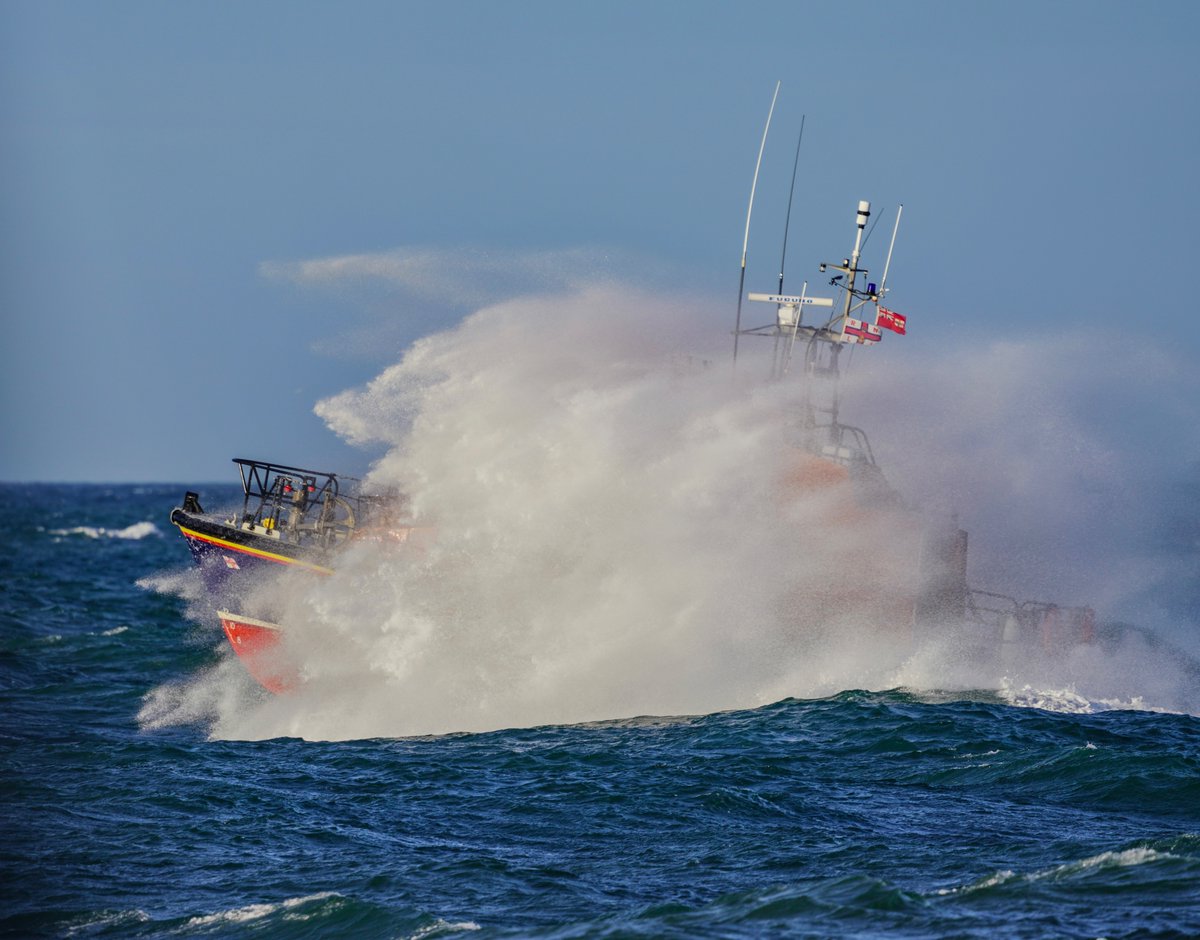 whiskymad's tweet image. Larne Lifeboat crew braving the storm during this evenings training session @LarneRNLI @ILoveLarne @LoveBallymena @RNLI @barrabest @WeatherCee @angie_weather