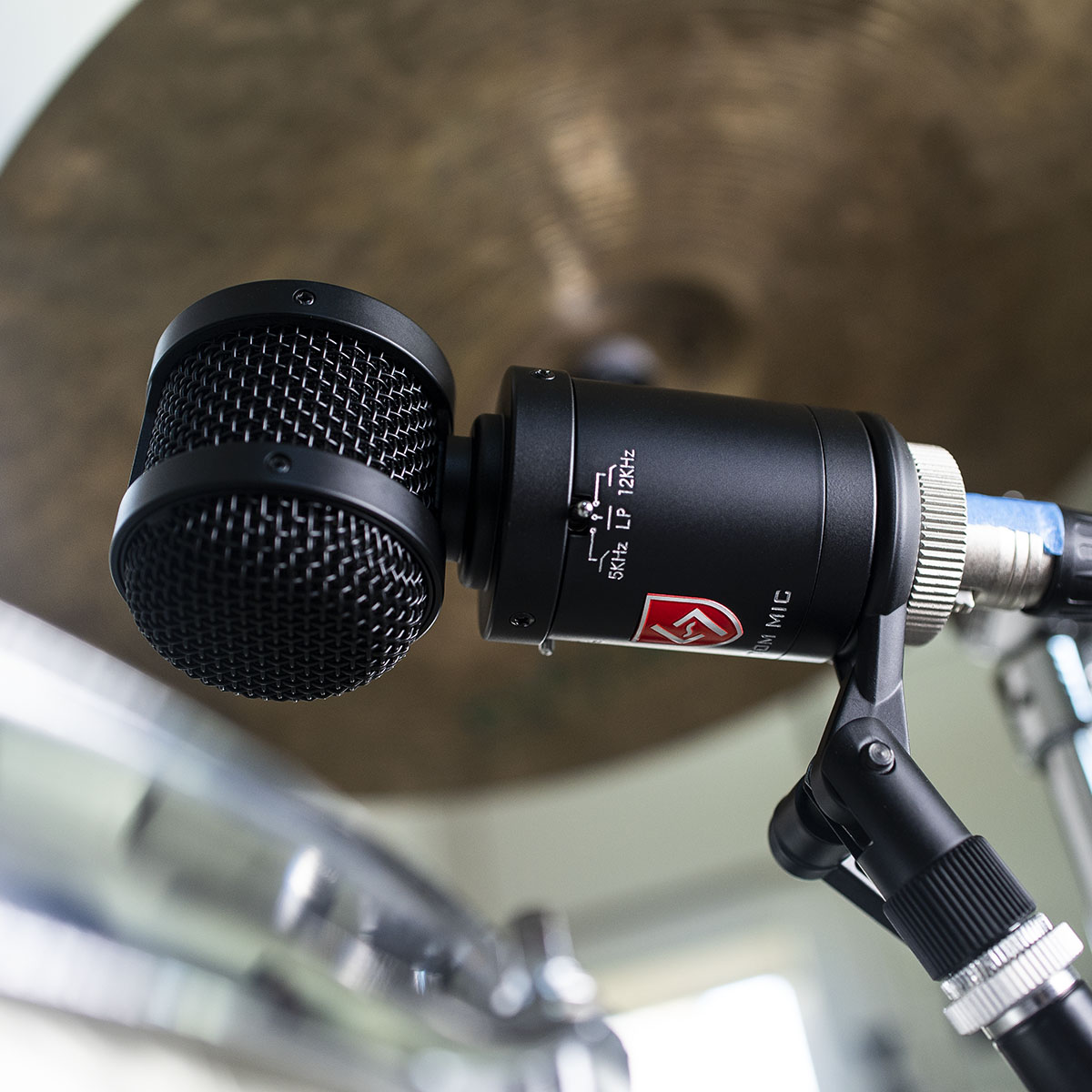 Tom Tom Club. @LautenAudio's new Tom Mic combines a super-cardioid capsule and bleed-blocking head, providing a focused design for recording drums with high definition! 

Check it out: ow.ly/3tRJ50S2oWt