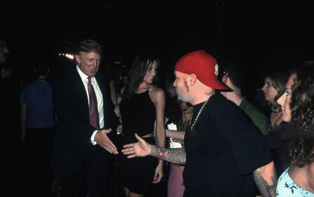 numetal_moment's tweet image. Donald Trump, who has just been convicted on 34 felony counts of falsified business records in a court of law, shakes hands with Fred Durst of Limp Bizkit at the 2000 MTV VMAs (2000)